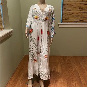 Ao Zong White Cotton Floral Embroidered Button up Maxi Dress L
